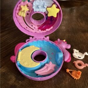 Polly Pocket Sparkle Cove Adventure Unicorn Floatie Compact Playset